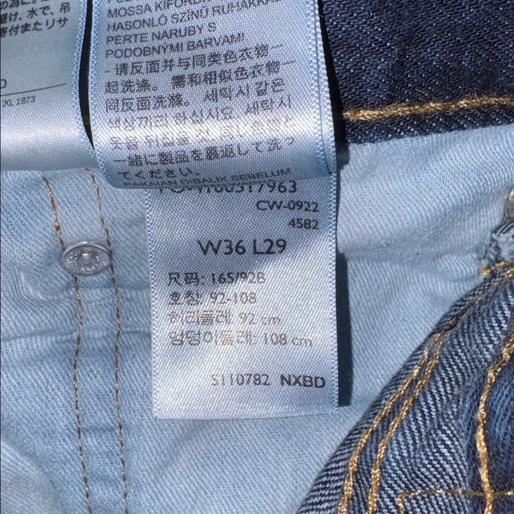 Levi Strauss 550 dark wash jeans size W36 L29